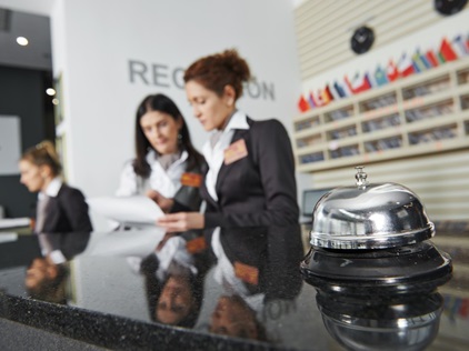 Cash-handling-hotels-reception-4-3
